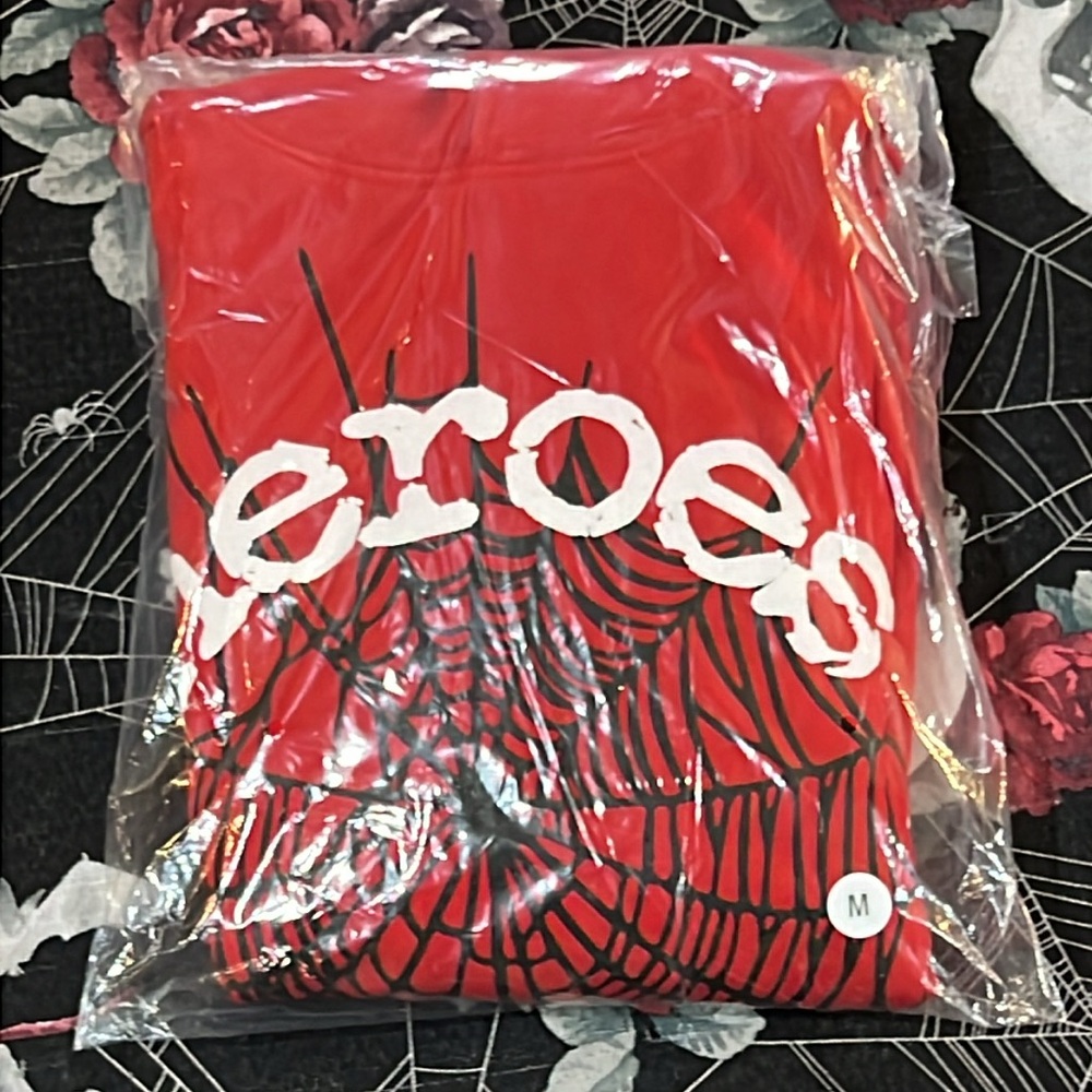 NWT SP5DER WORLDWIDE METRO BOOMIN HEROES AND VILLAINS RED LA EXCLUSIVE HOODIE M